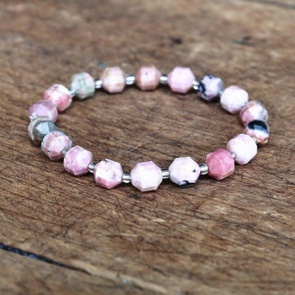 Bracelet élégant en rhodonite avec perles blanches intercalées