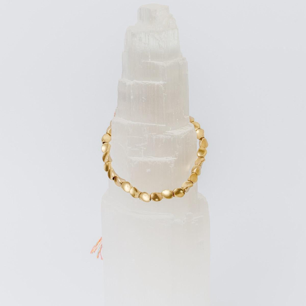 Bracelet en cuivre avec cordon noir tressé