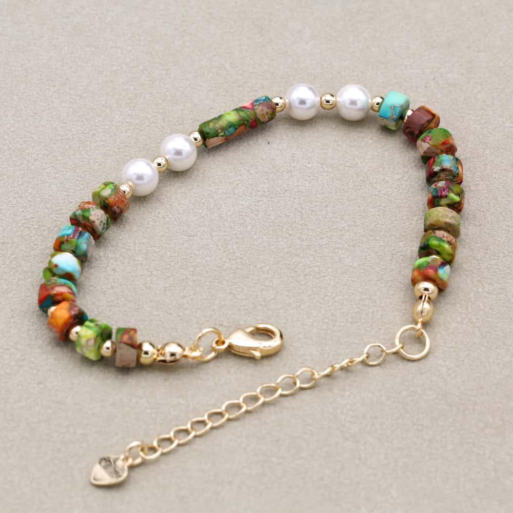Vue latérale du bracelet avec fermoir mousqueton et chaînette réglable