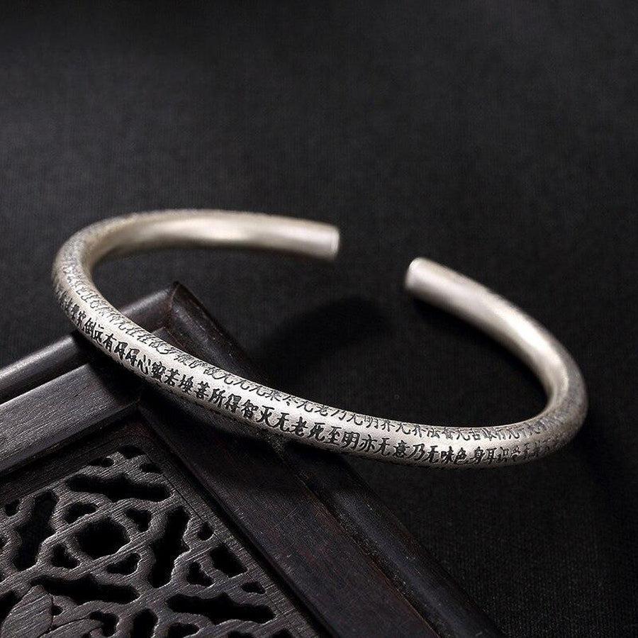 Bracelet en argent gravé du Sutra du cœur, vue de côté