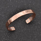 Vue d'ensemble du bracelet en cuivre sur fond neutre