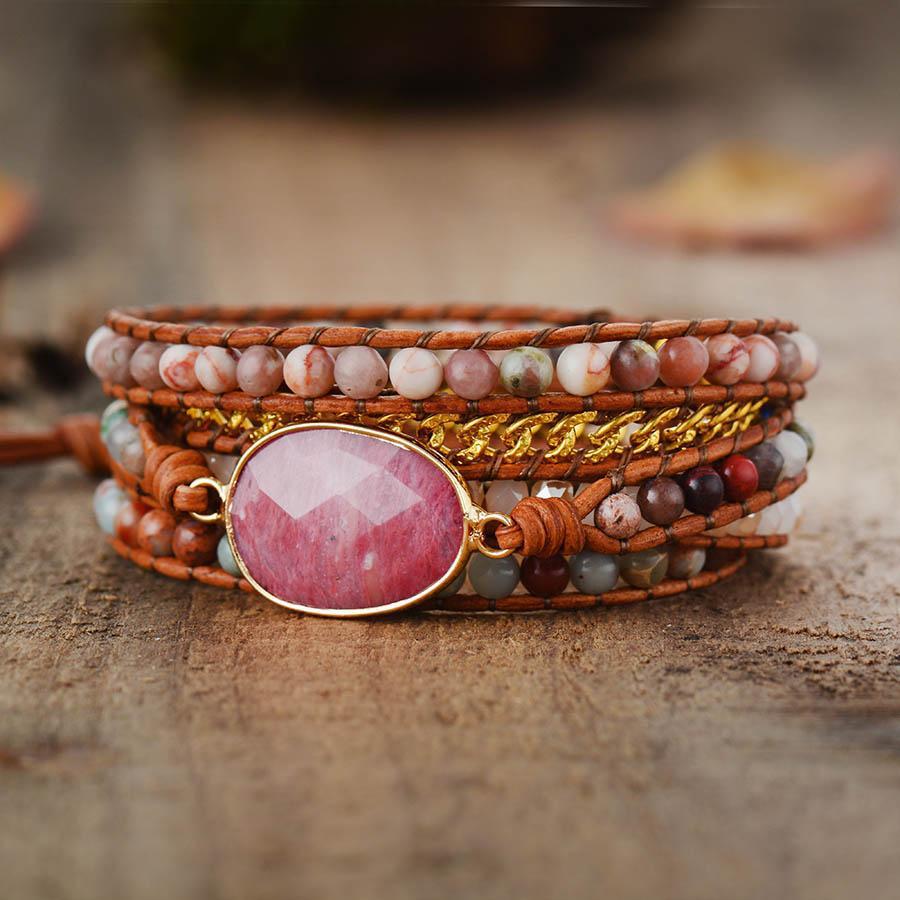 Bracelet en Rhodonite avec chaîne dorée élégante