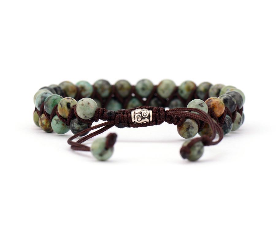 Bracelet manchette en macramé avec pierres vertes et marron