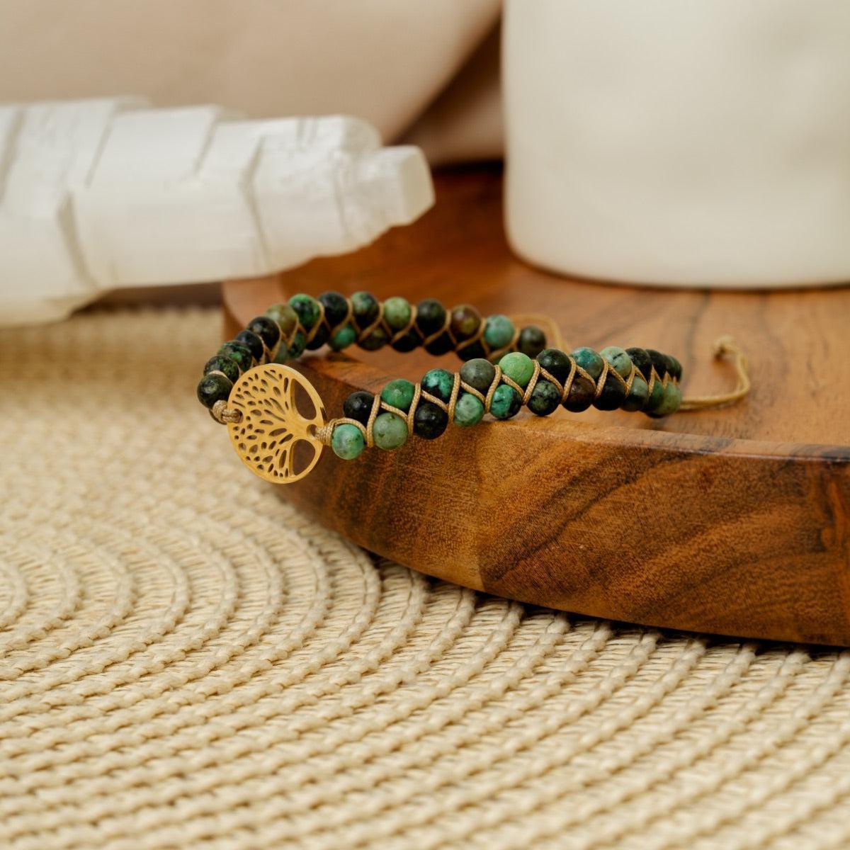 Détail du nœud coulissant du bracelet fait main