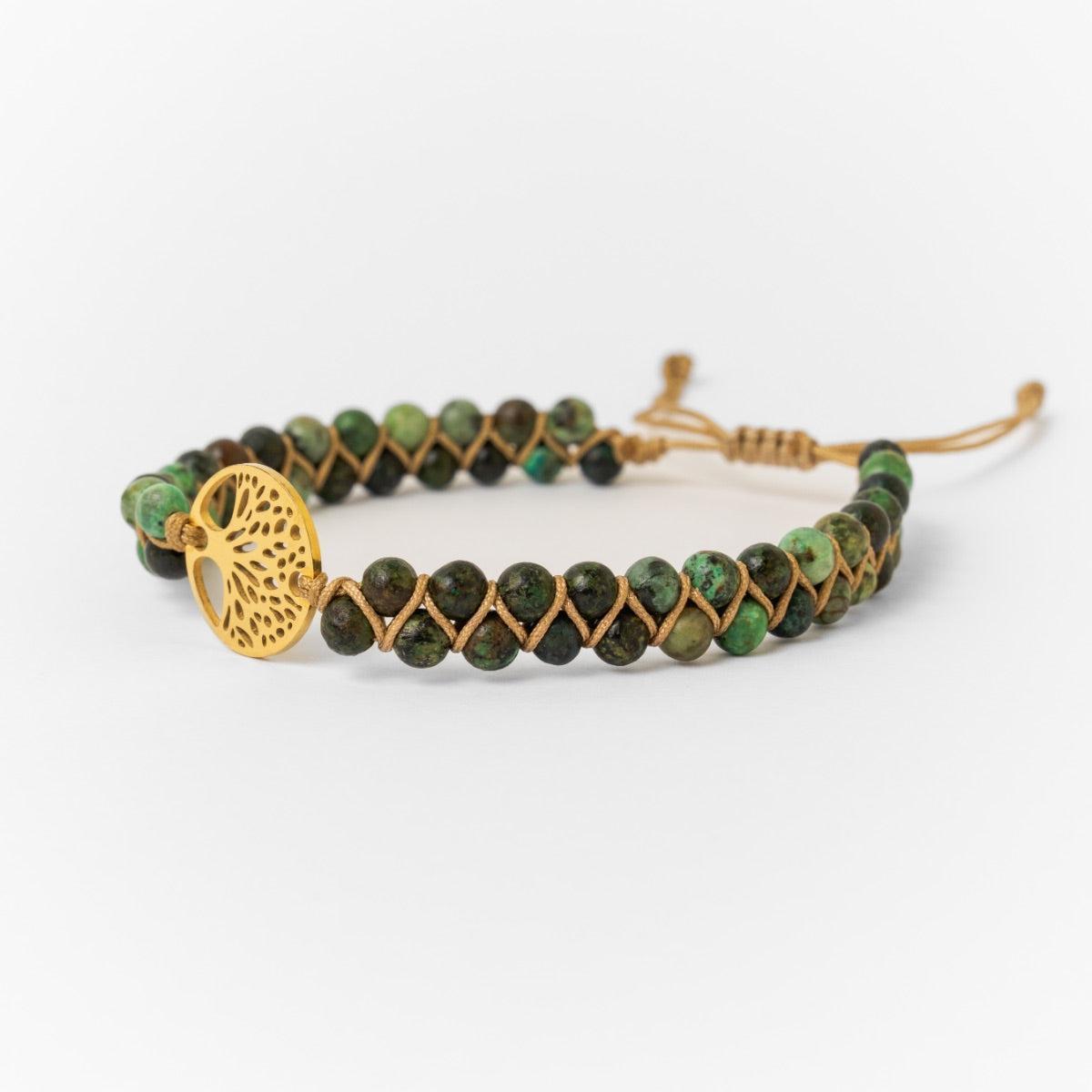 Détail des perles de jaspe africain et du cordon