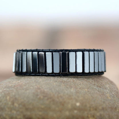Vue d'ensemble du bracelet en hématite noir élégant