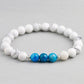Bracelet en pierres de 8 mm sur fond neutre