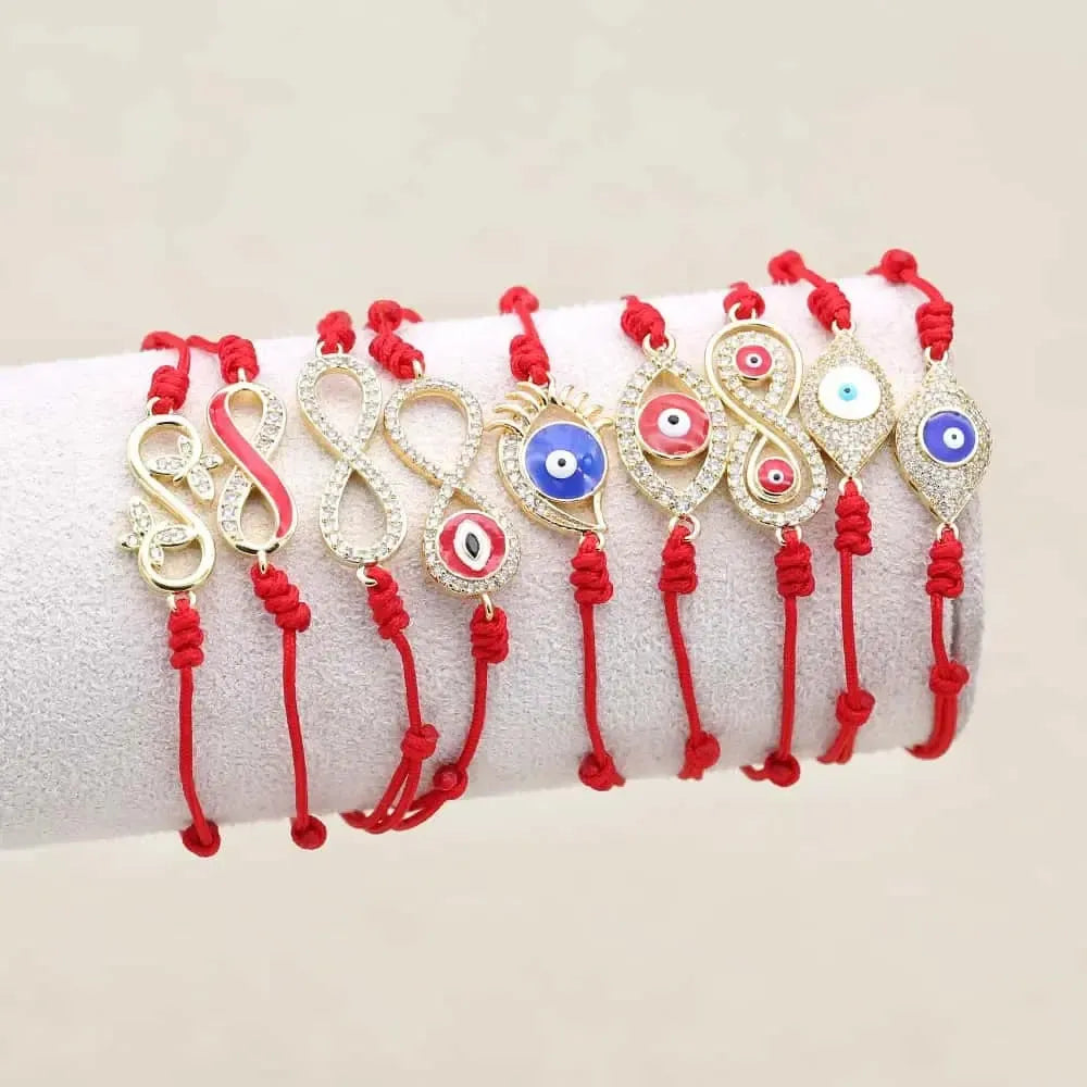 Vue d'ensemble du bracelet porte-bonheur en corde rouge