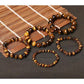 Vue latérale du bracelet en pierres d'Œil de tigre