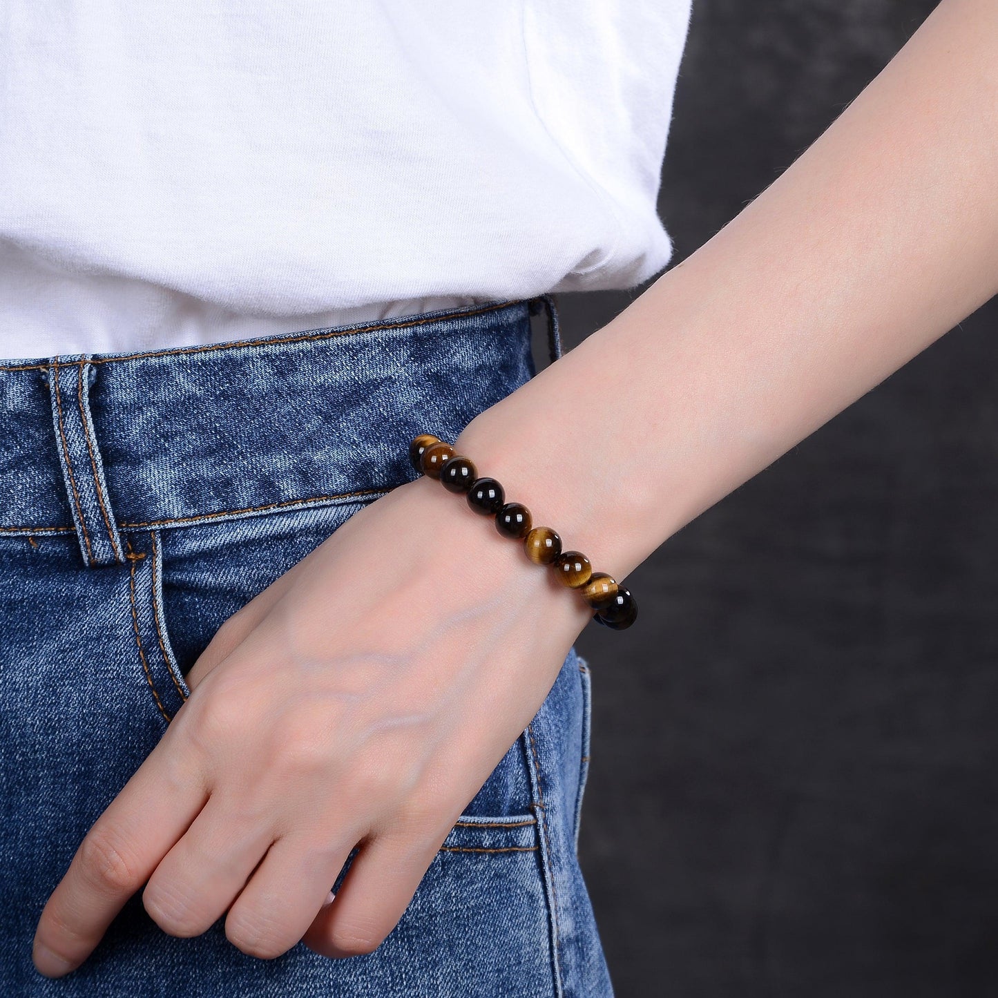 Bracelet Œil de tigre montrant différentes tailles de perles