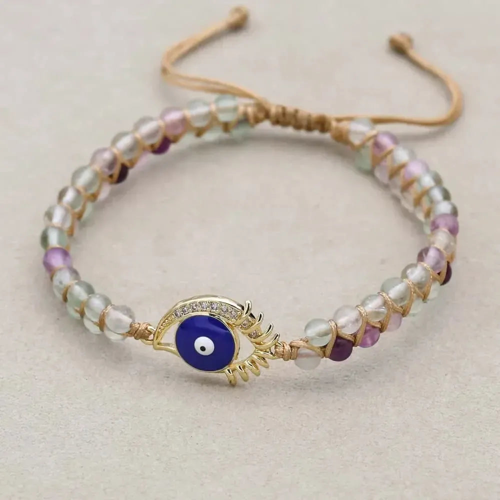 Perles de fluorite naturelles et symboles protecteurs