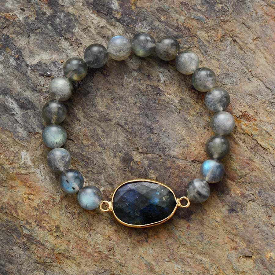Bracelet en labradorite naturelle avec reflets irisés