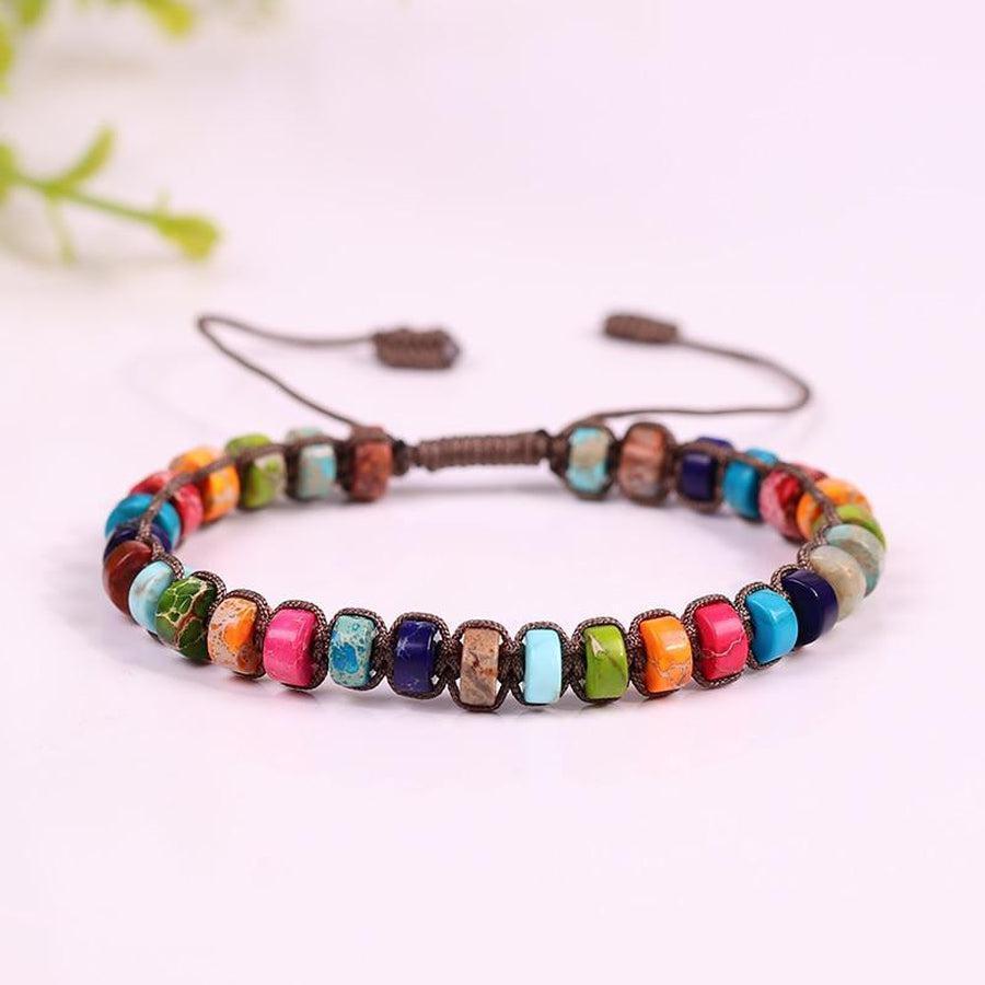 Ensemble des pierres du bracelet alignées pour chaque chakra