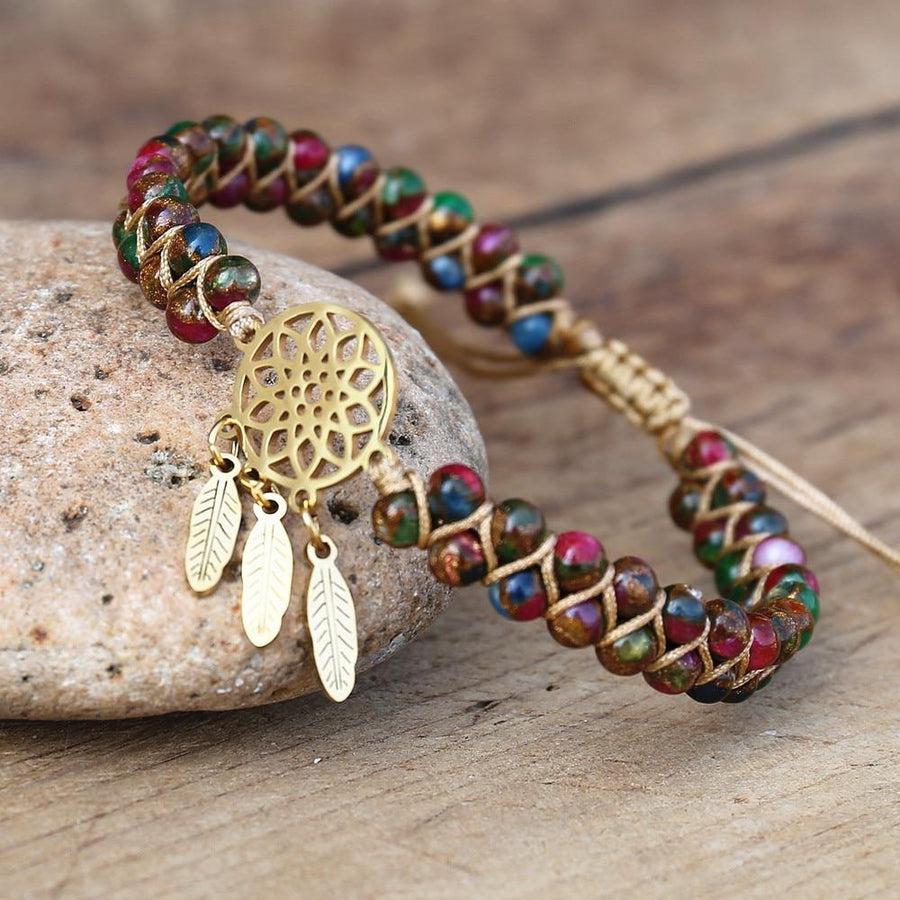 Ensemble du bracelet Shamballa montrant les plumes décoratives