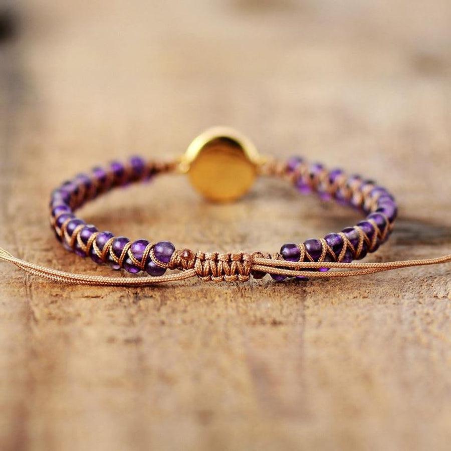 Vue latérale du bracelet ajustable en améthyste