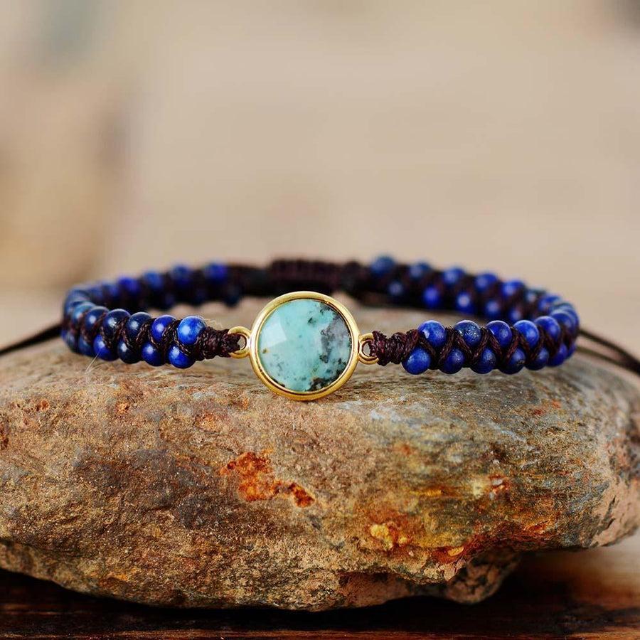 Bracelet posé à plat, révélant l'harmonie des couleurs des pierres