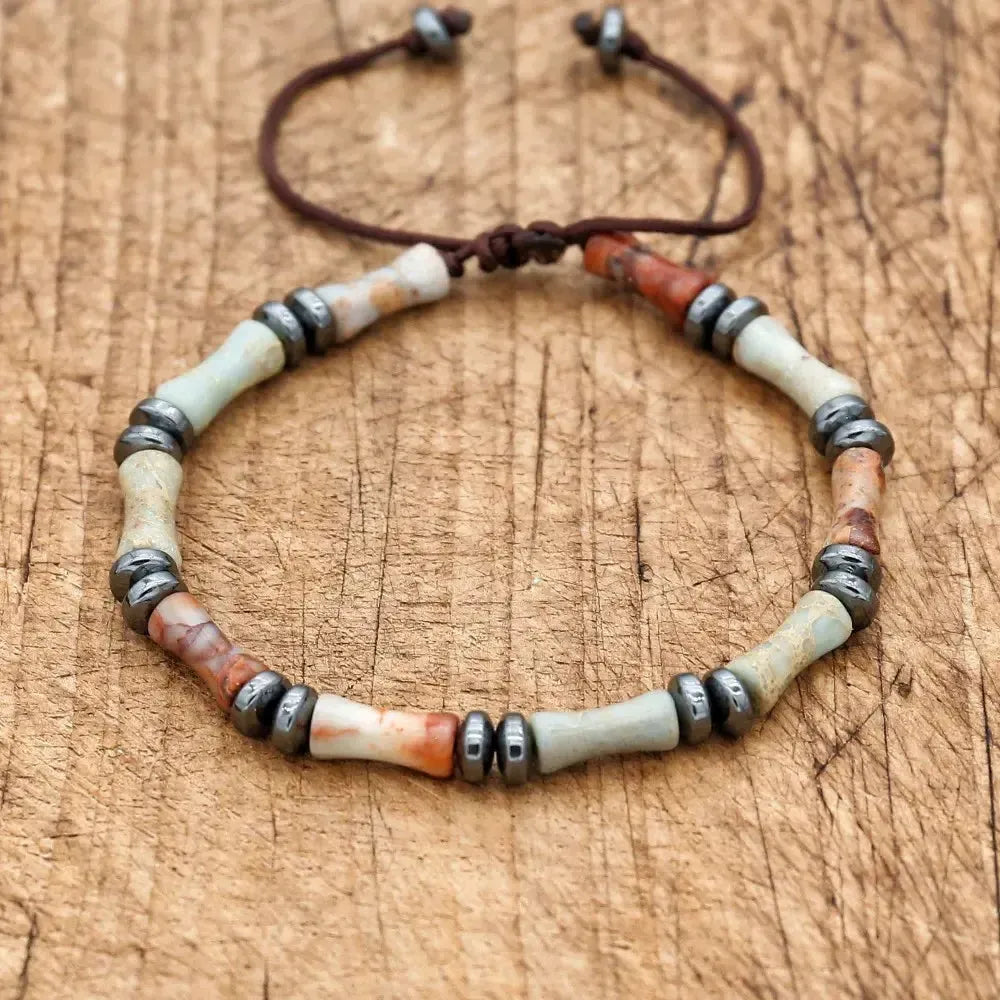 Bracelet en Shoushan et hématite sur fond blanc