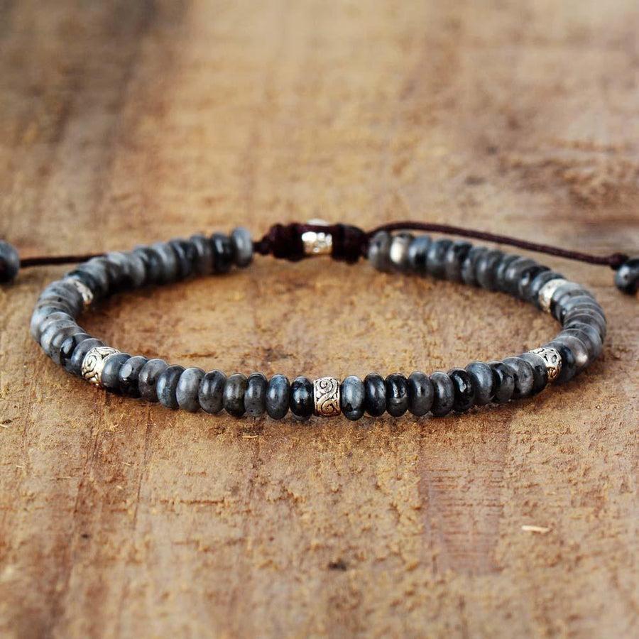 Bracelet en jaspe naturel avec perles en zinc, vue de côté