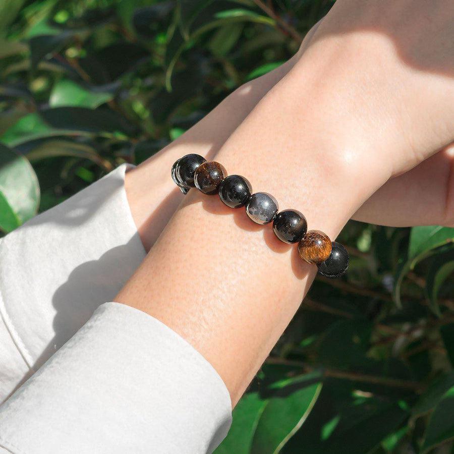 Bracelet enroulé montrant les différentes pierres