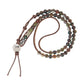 Bracelet wrap en agate indienne multicolore sur fond blanc