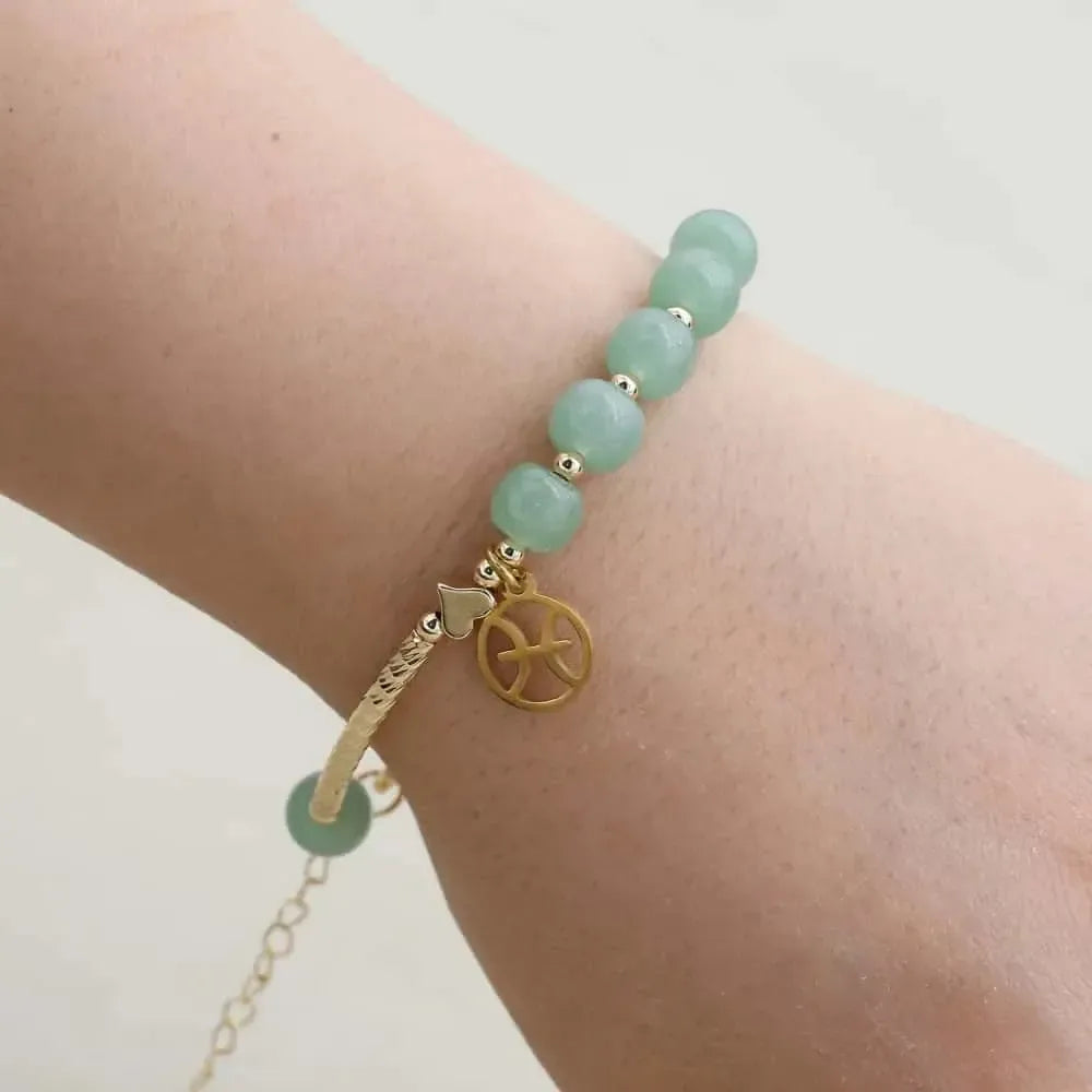 Bracelet en aventurine verte avec médaillon astrologique doré