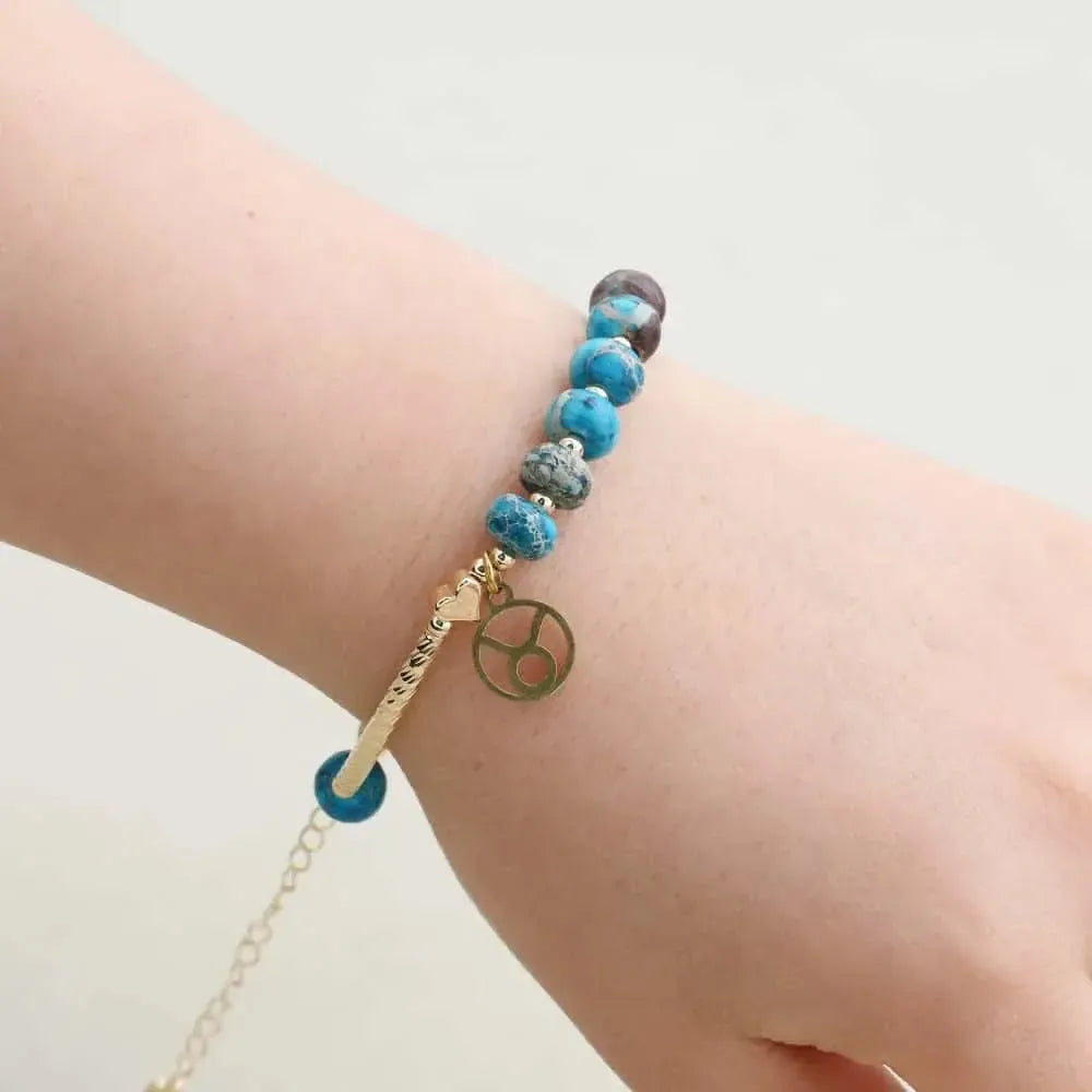 Bracelet en jaspe impérial avec perles dorées et médaillon zodiaque