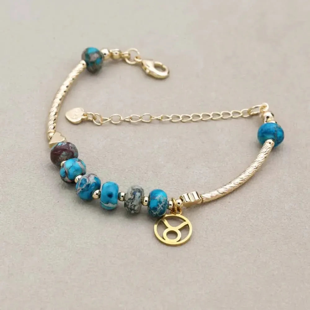 Vue latérale du bracelet zodiaque en jaspe impérial sur fond neutre