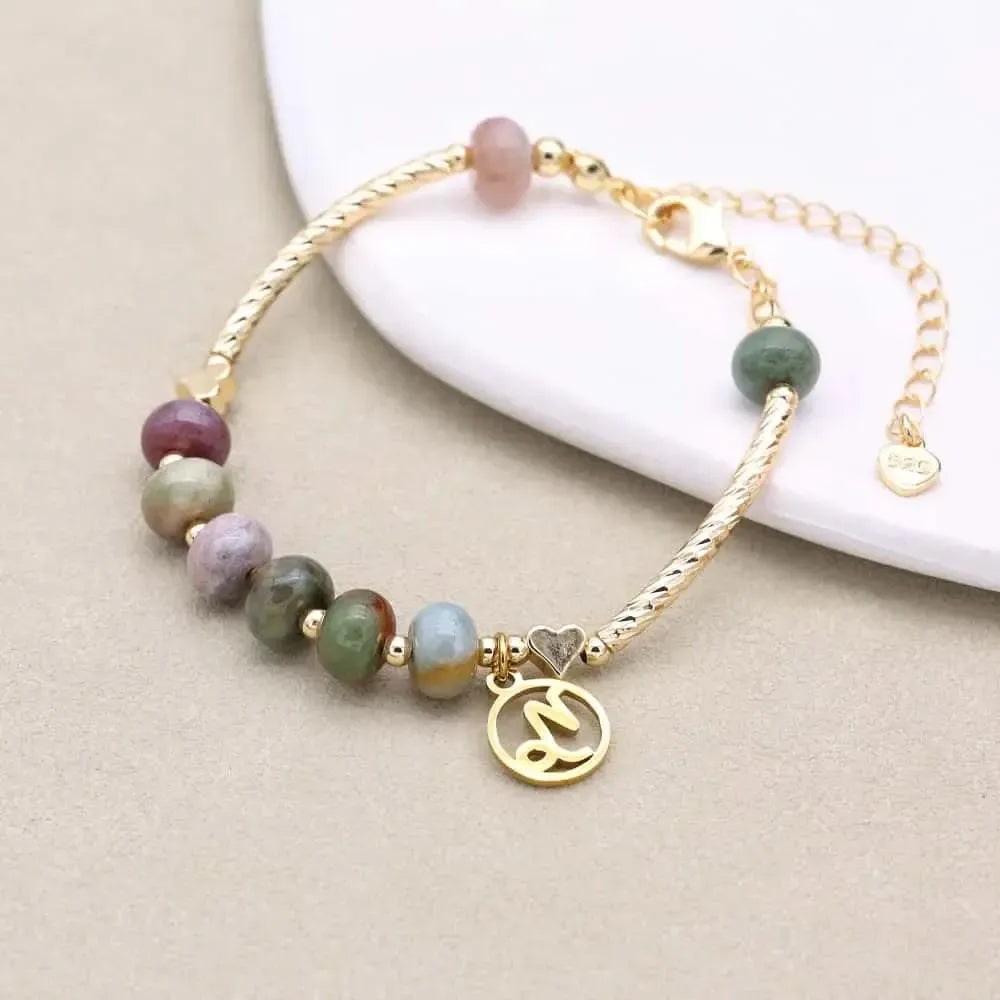 Bracelet en Jaspe Indien avec médaillon astrologique en gros plan