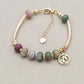 Bracelet avec chaînette ajustable et médaillon astrologique visible