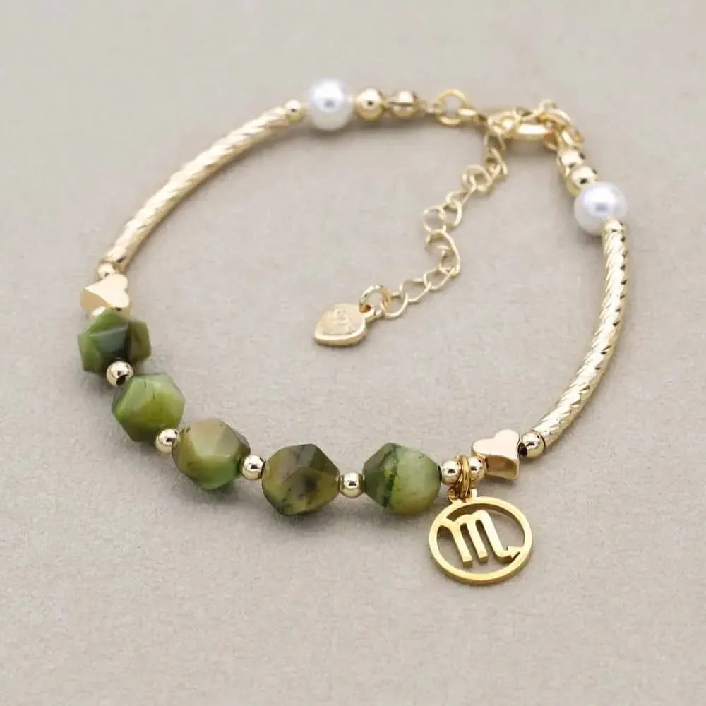 Ensemble complet du bracelet sur fond neutre