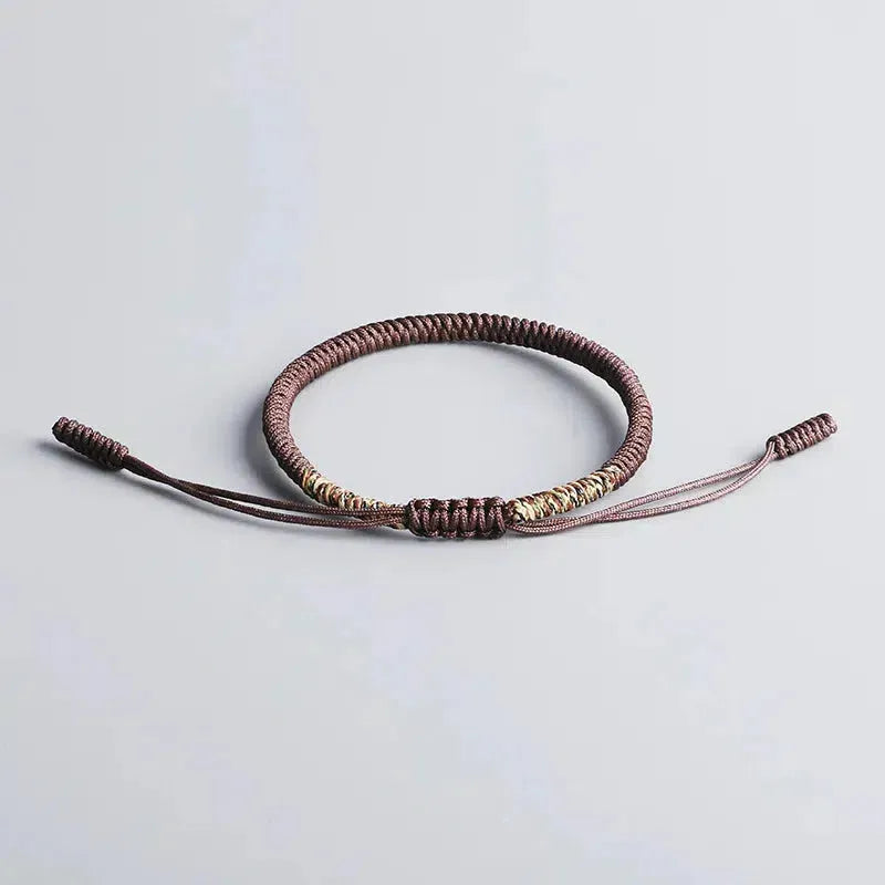Bracelet porte-bonheur avec détails de nœuds