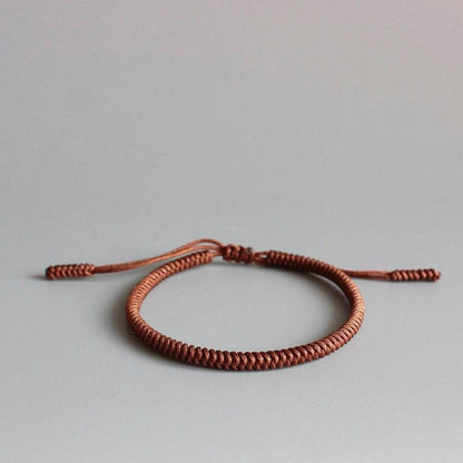 Vue rapprochée des motifs tressés traditionnels