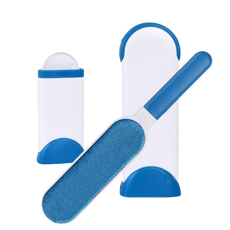 Brosse double face montrant sa grande surface de nettoyage