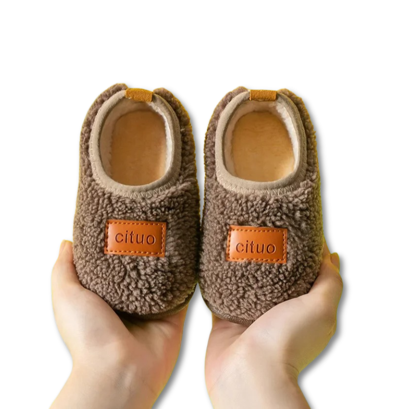 Chaussons bébé marron en polaire, semelle robuste