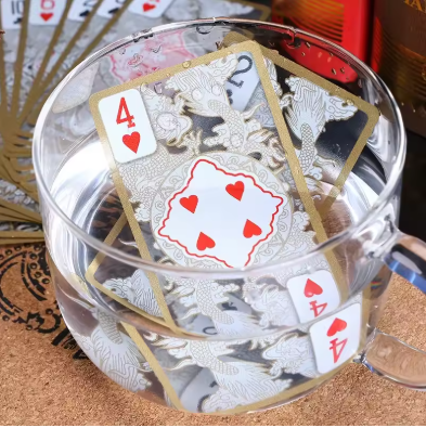 Carte de jeu transparente en PVC, design marbre et or