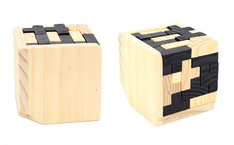 Vue rapprochée d'un cube en bois complexe