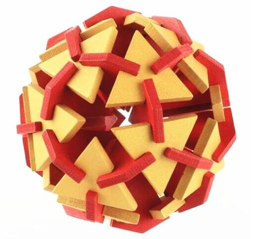Casse-tête en bois jaune avec triangles à assembler