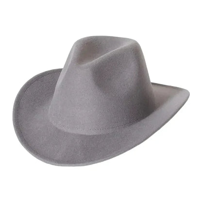 Chapeau cowboy gris avec détails en relief sur le bord