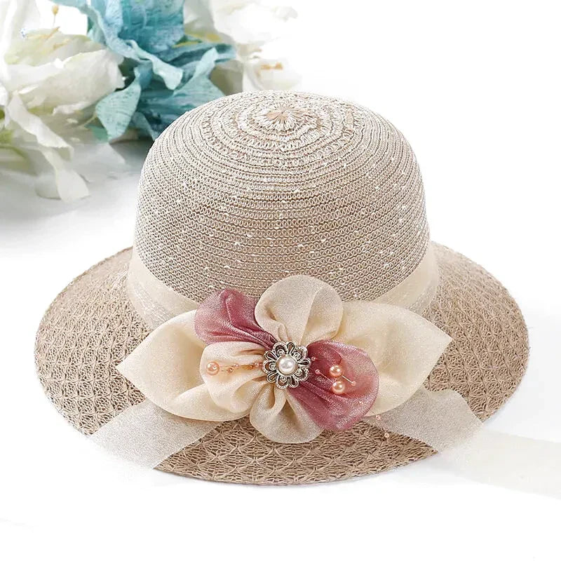 Chapeau de paille chic avec bord ondulé pour femme