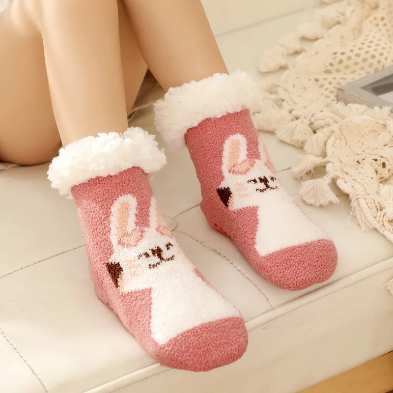 Chaussettes roses en Pilou Pilou avec motif lapin pour bébé