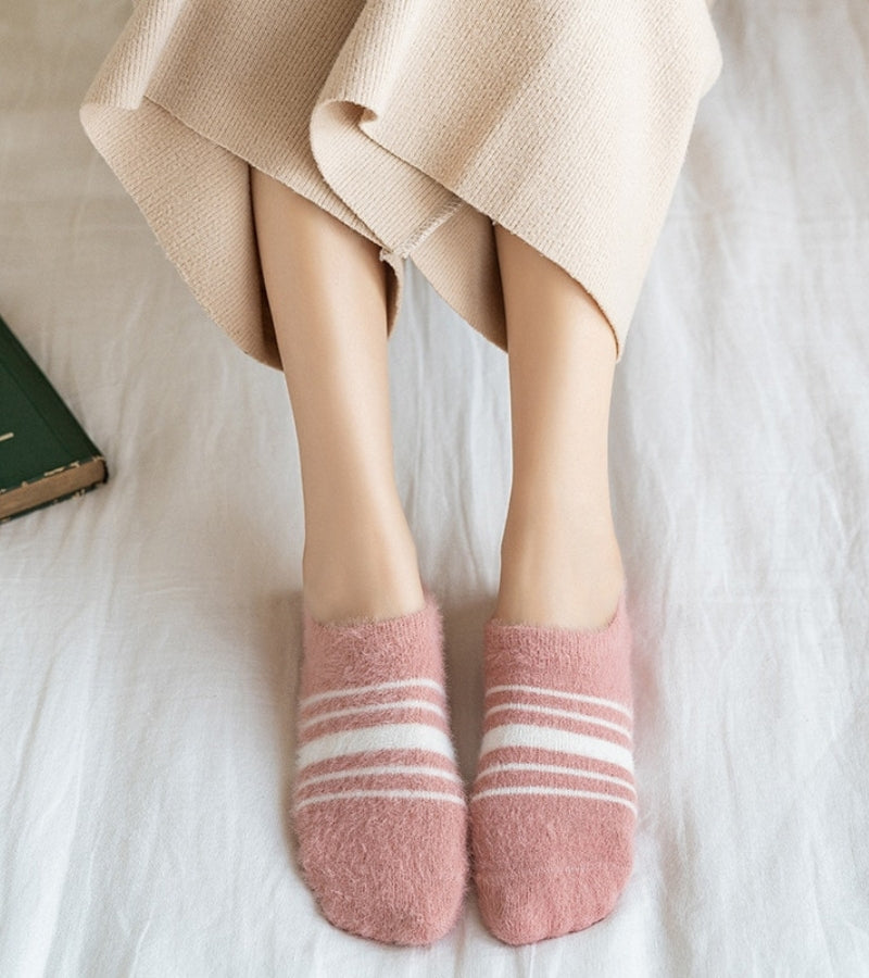 Chaussettes basses roses en Pilou Pilou avec contours blancs