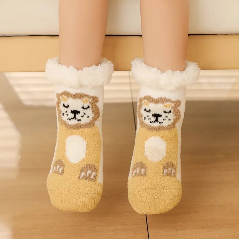 Chaussettes bébé en pilou pilou avec motif lion
