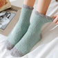Chaussettes hautes pliées montrant leur épaisseur
