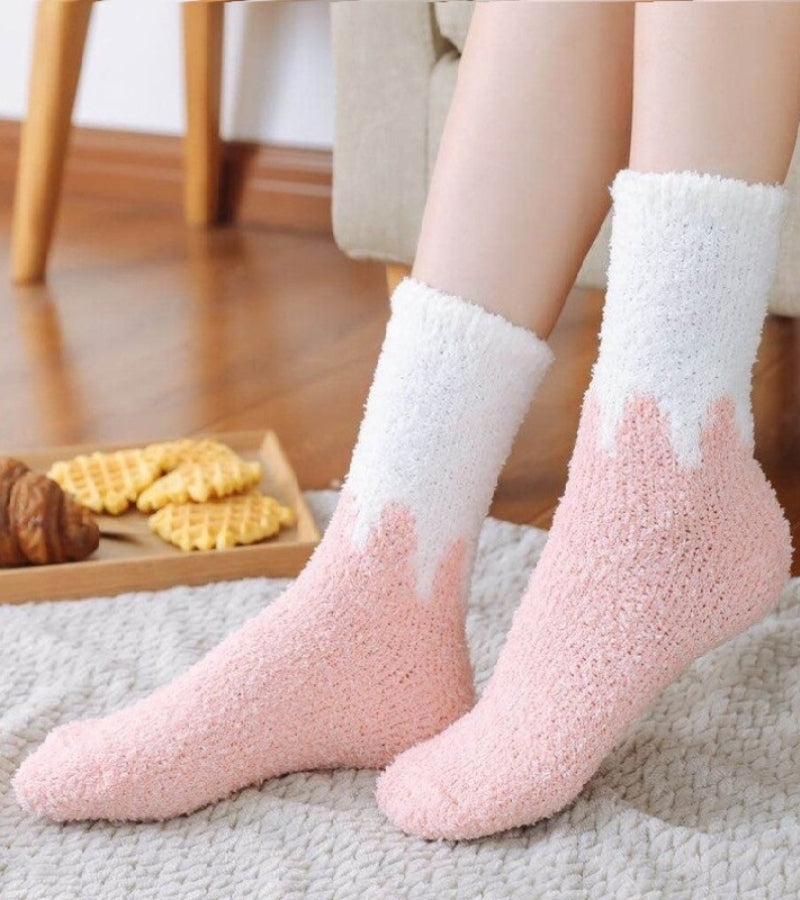 Chaussettes montantes rose et blanche pour l'hiver