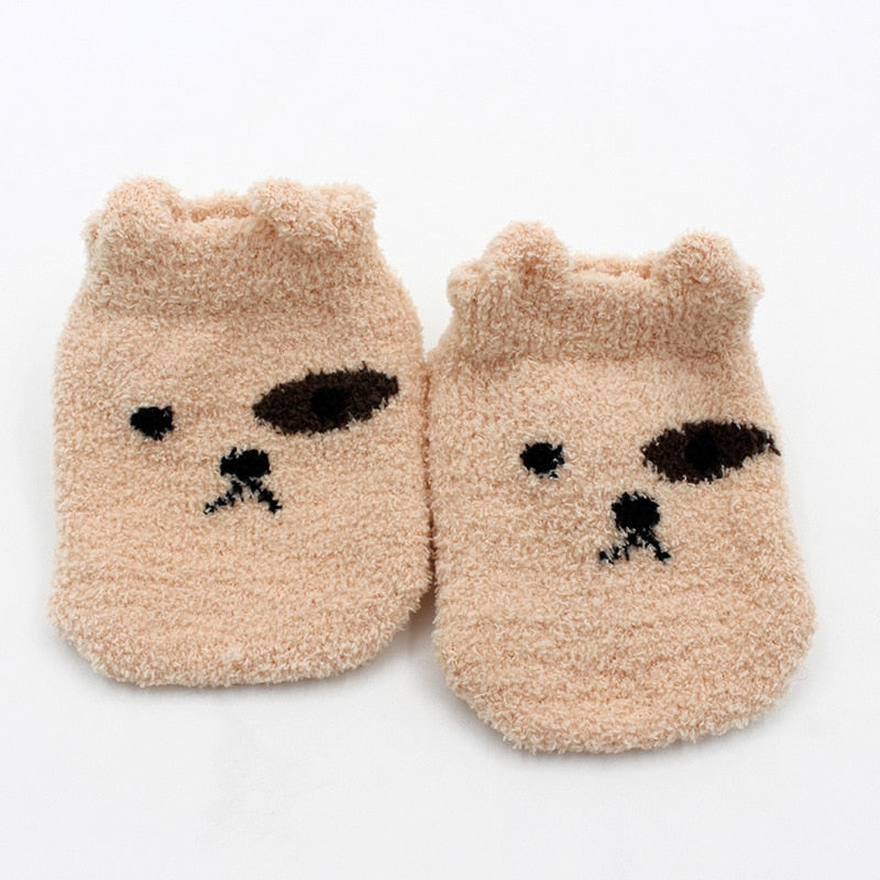 Vue de côté de chaussettes bébé en Pilou Pilou