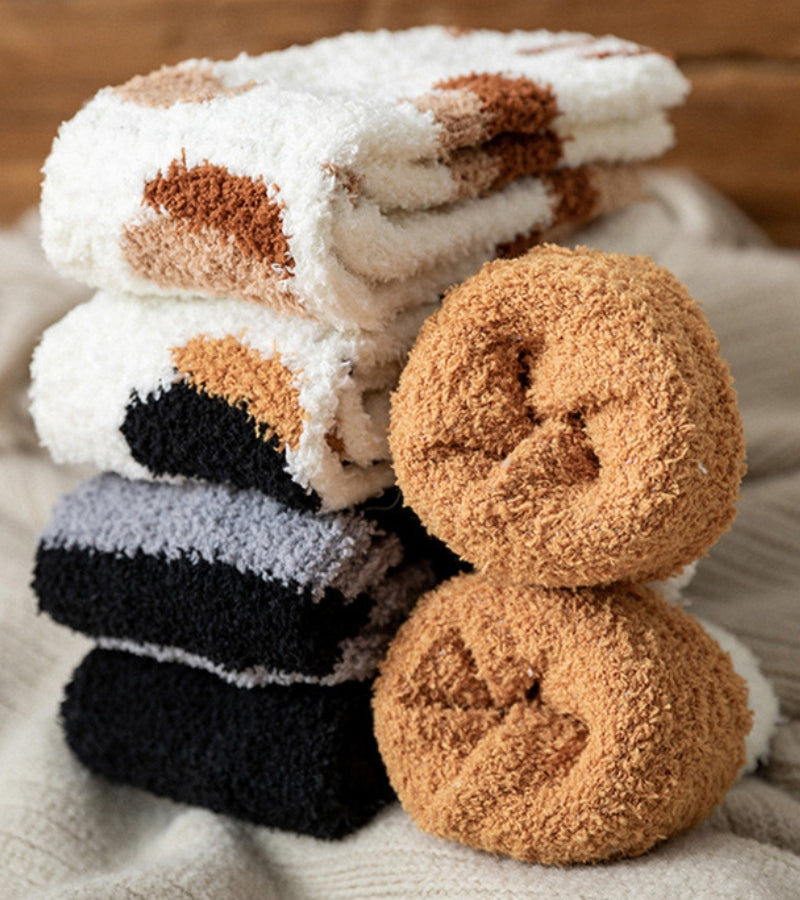 Chaussettes Pilou blanches avec motifs chats, vue de face