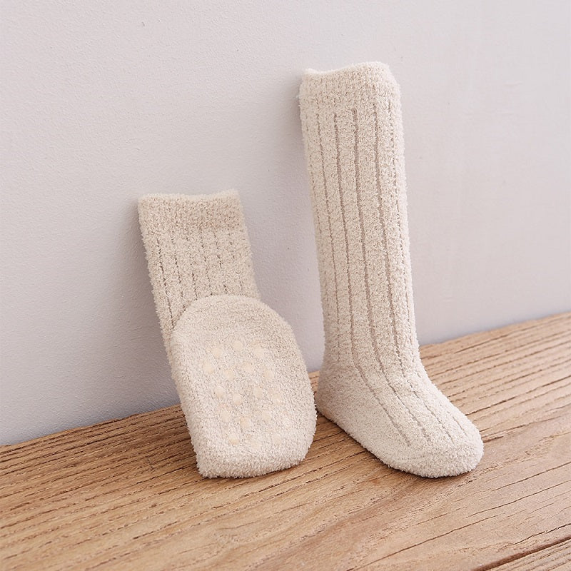 Chaussettes enfant, vue de dessus, texture moelleuse