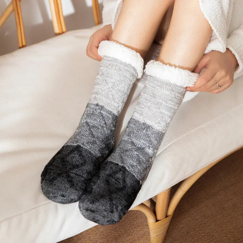 Chaussettes grises en Pilou Pilou avec trois nuances modernes