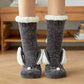 Vue latérale des chaussettes hautes avec oreilles de lapin