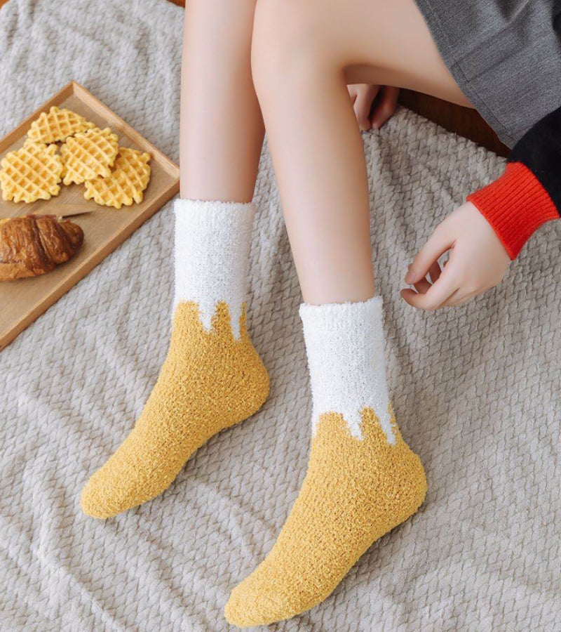 Vue d'ensemble des chaussettes cocooning sur une surface